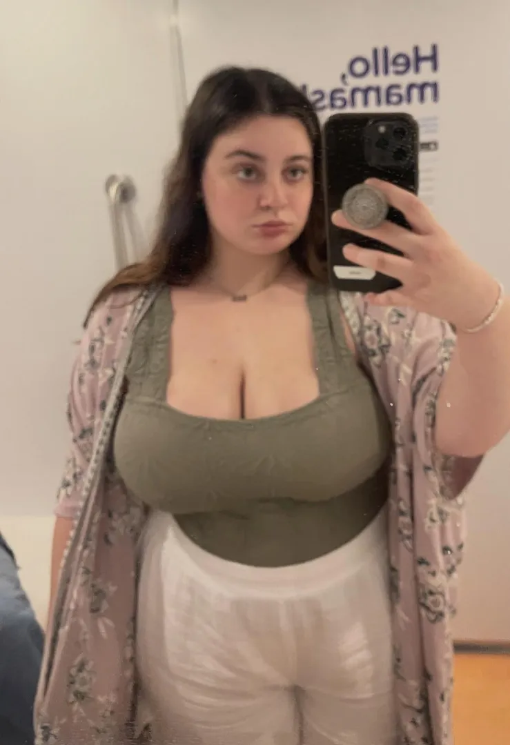 wanna kiss me? :) posted by ImportantSpirit9306