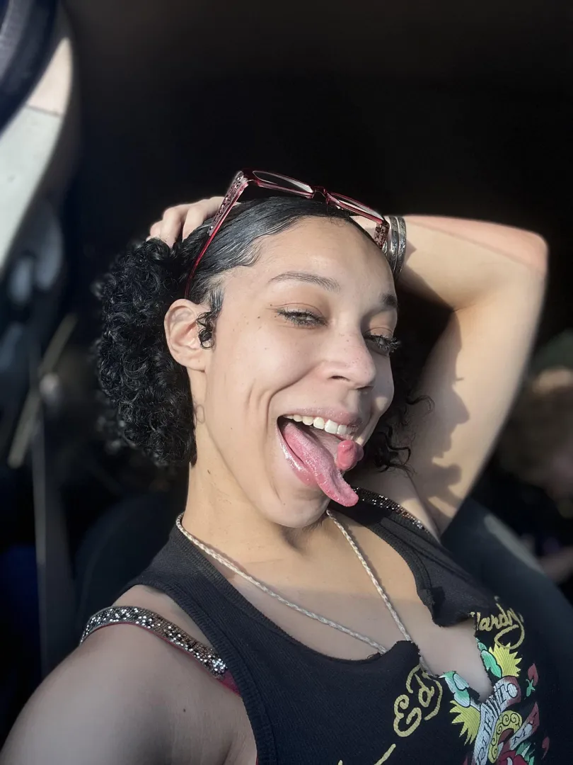 Wanna nut inside me? posted by delphiraexo