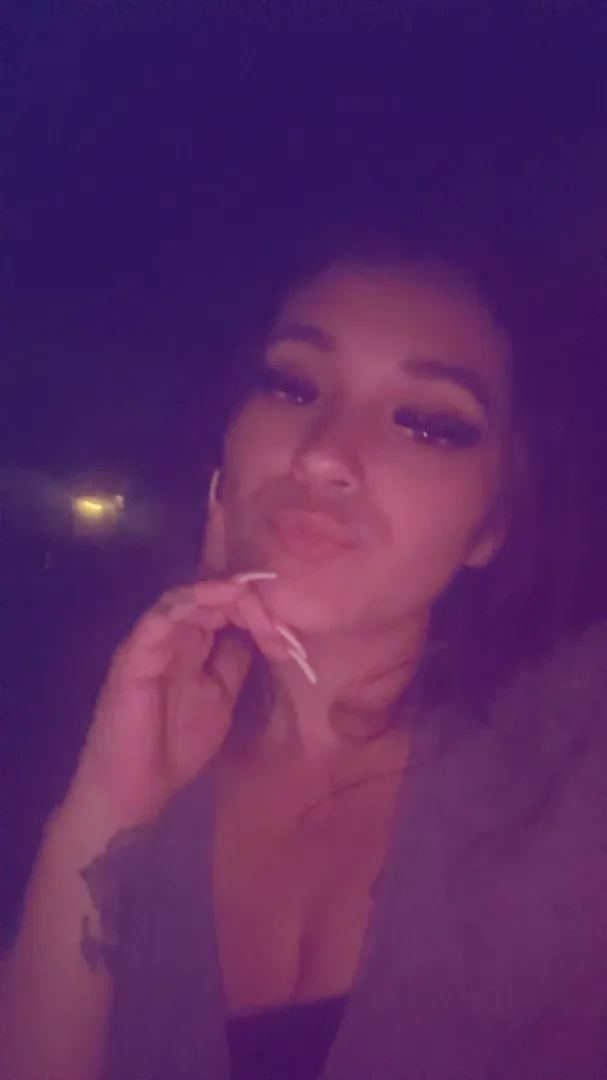 Wanna pay for refill in exchange for photos the whole 3 weeks? posted by Glittering_Oil3091