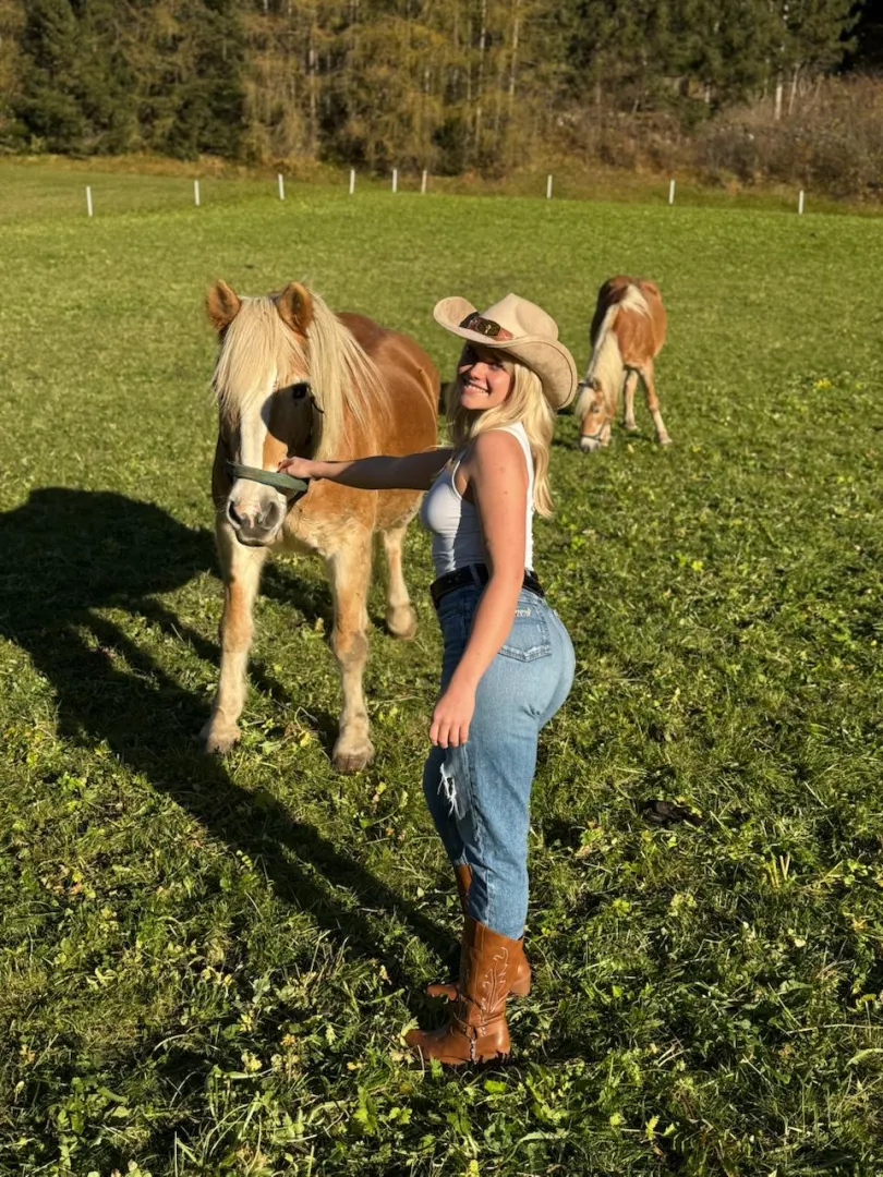 Wanna see how this tiny cowgirl rides? posted by RafflesiaRhythm