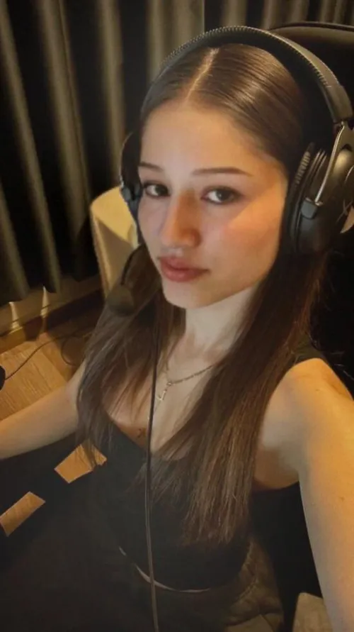 wanna show u what i got, say yes if u want too, daddy by ExtentOk9162