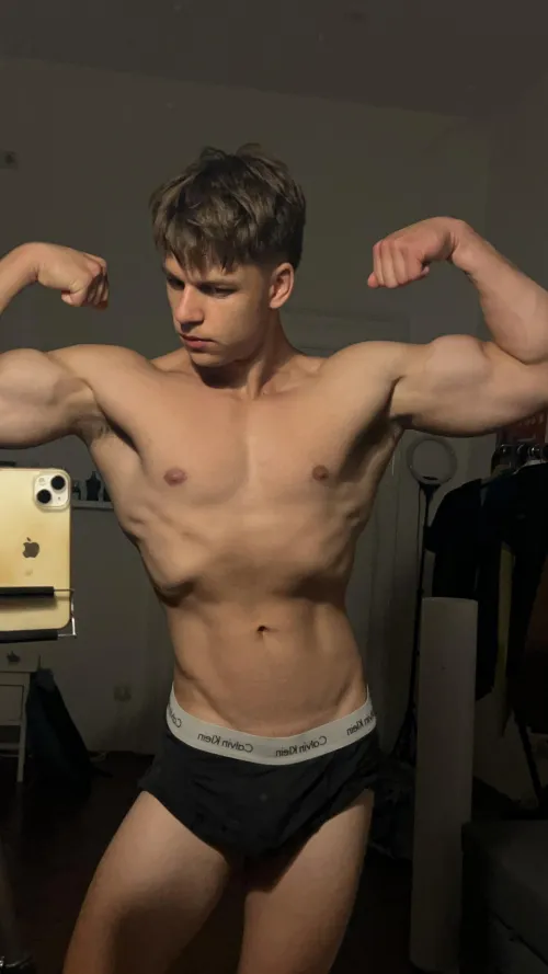 Wanna sniff gym bros pits? by Select_Equipment4297