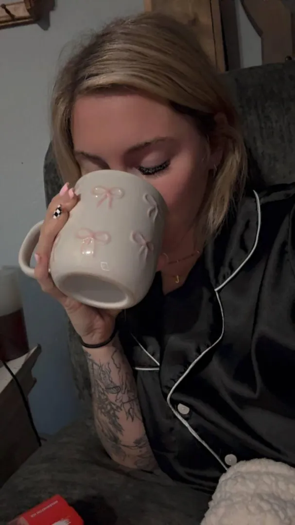 Wanna spend night with me? posted by SweetEchloXO