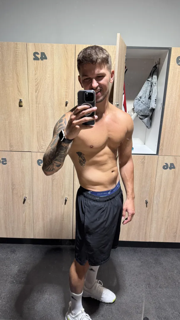 wanna suck on them posted by Daddy-Fit1989