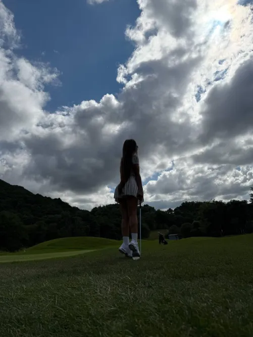 Wanna take me golfing? by kittyy_dreams