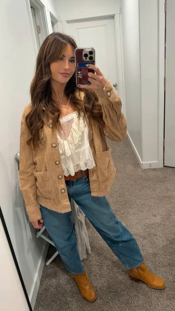 Wanna trade nudes? Just say yeah or nah posted by cutiebunnymoore