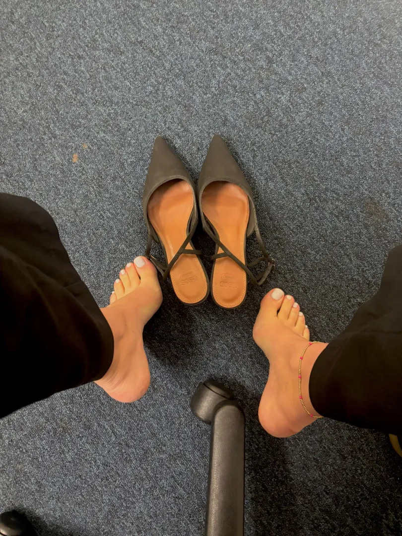 Want a smell of my shoes? “Oc” posted by MissLBella