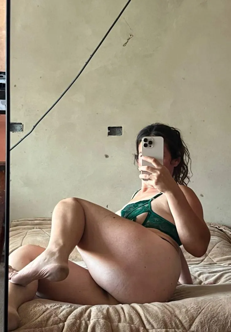 Want some cake by the ocean, baby? posted by Sweet_lips022