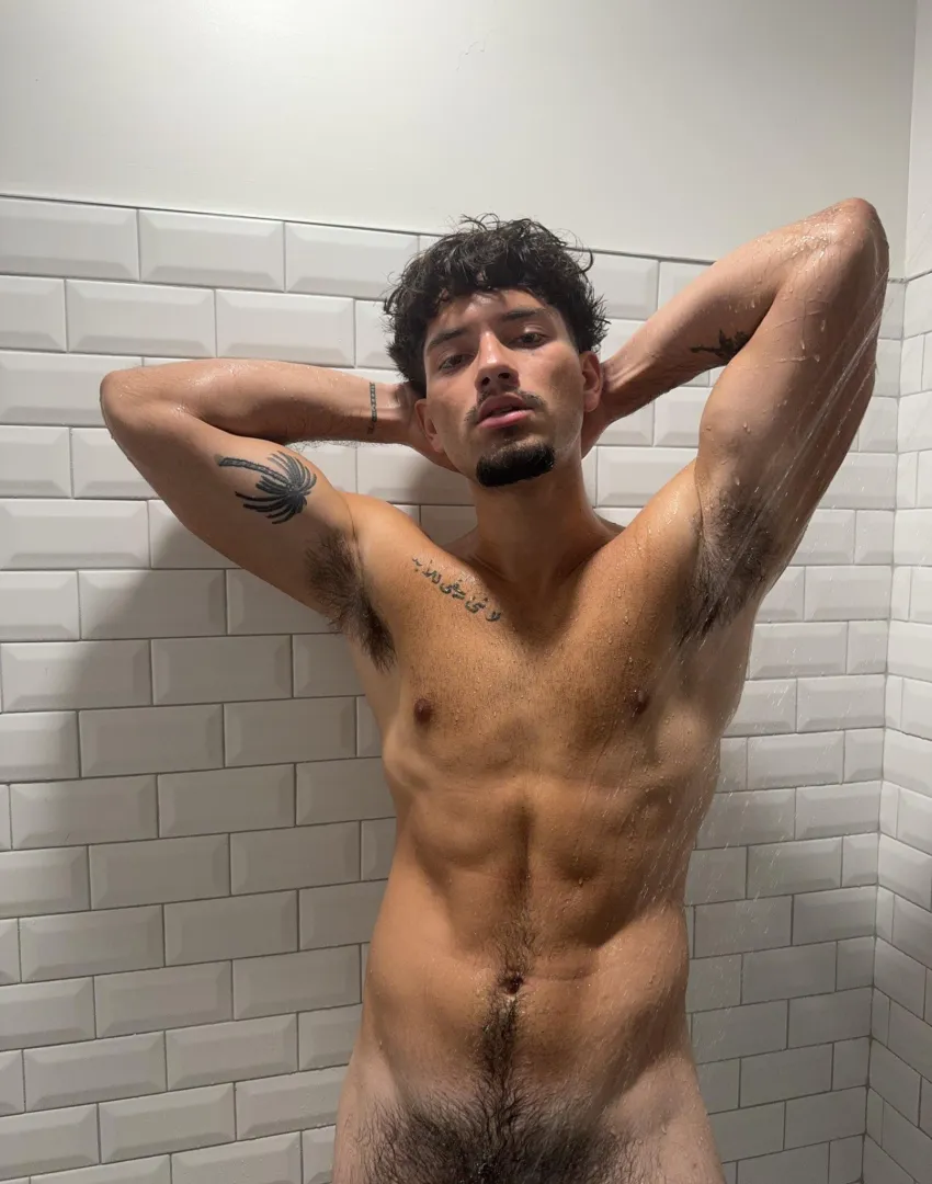 Want the full pic? posted by champvgnetears