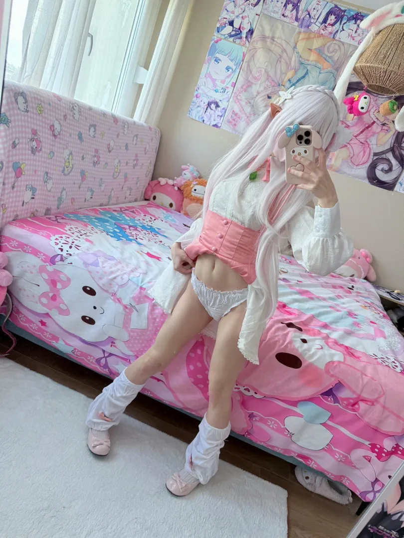 Want to let this cute elf tag along on your adventure?  posted by Quick_SilverElodie