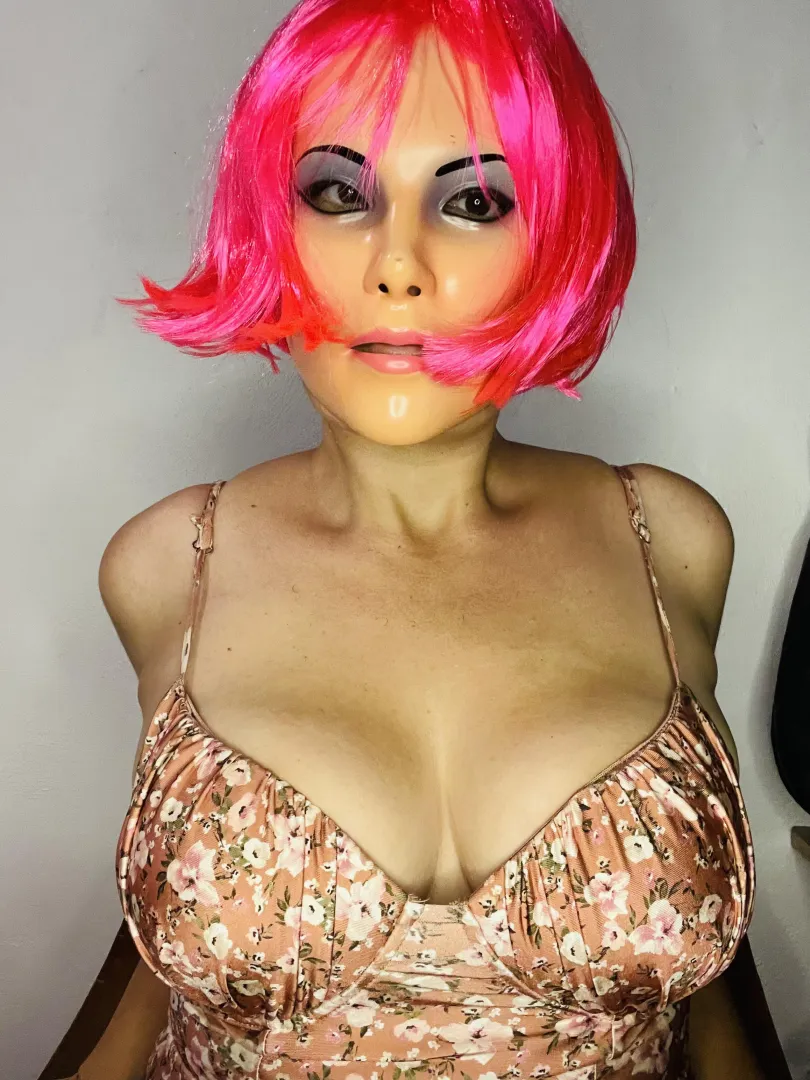 Wanted to get your opinion: Is this mask giving 'mysterious and sexy' or 'too creepy'? I’m planning my first explicit shoot soon. posted by MysteryMuseSw
