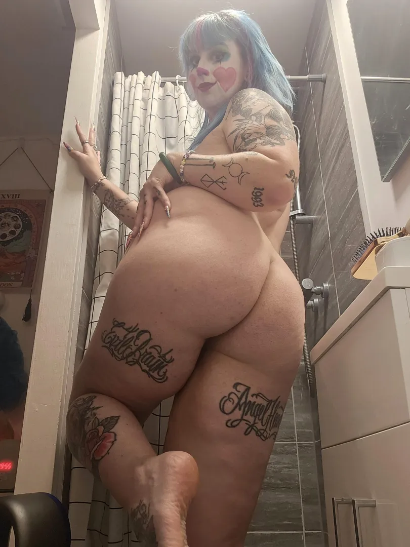 WARNING! ⚠️Wide load entering the big top  posted by pukotheclown