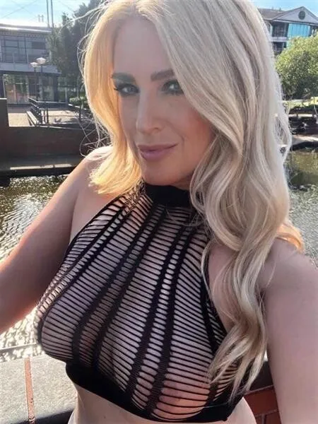 Watch me on cam and say hi posted by MissFit1972