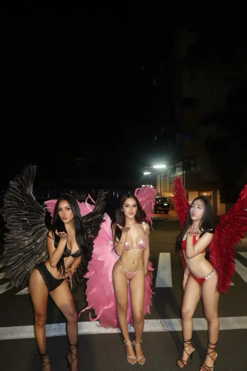 we are ready to dominate y’all✨ by fuckitlikeava