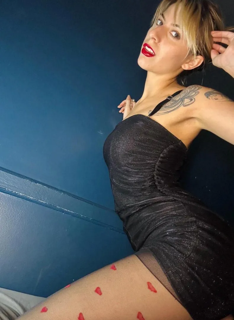 Wearing something black that you might like right now posted by fieryroe