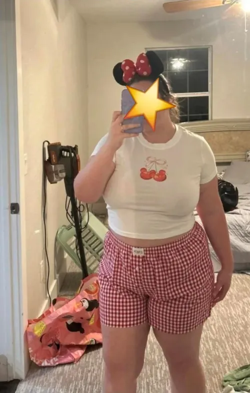 Went digging through my closet and thought this was cute by abbiedabbiedoodoo