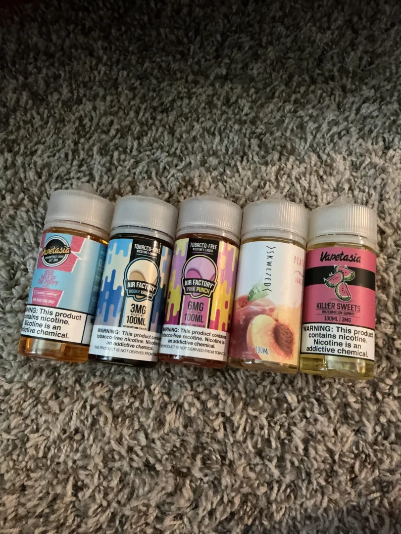Went to the vape store and got free juice posted by Queenbbybay
