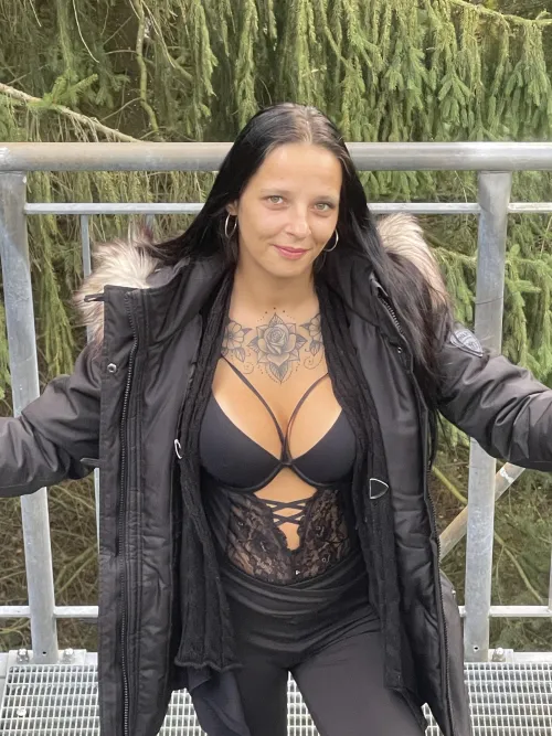 Wer braucht warme Titten im Gesicht by LolilanLaats