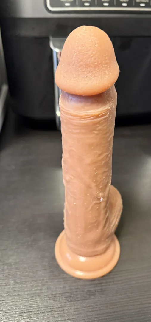 Wer will meinen benutzen dildo haben schreibt mir posted by Artistic-Bid-1411