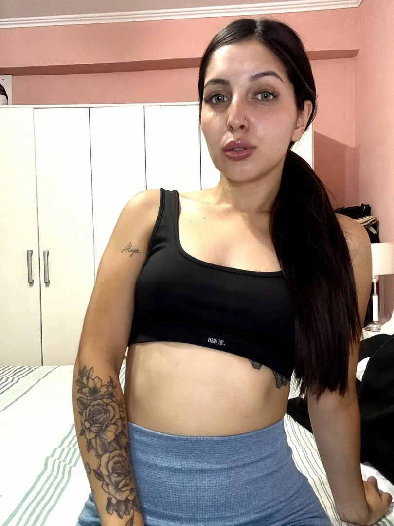 West Side cutie, 22, down for fun nights! posted by joylillianne