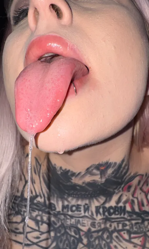 Wet and waiting... by YourFavoriteGiantess