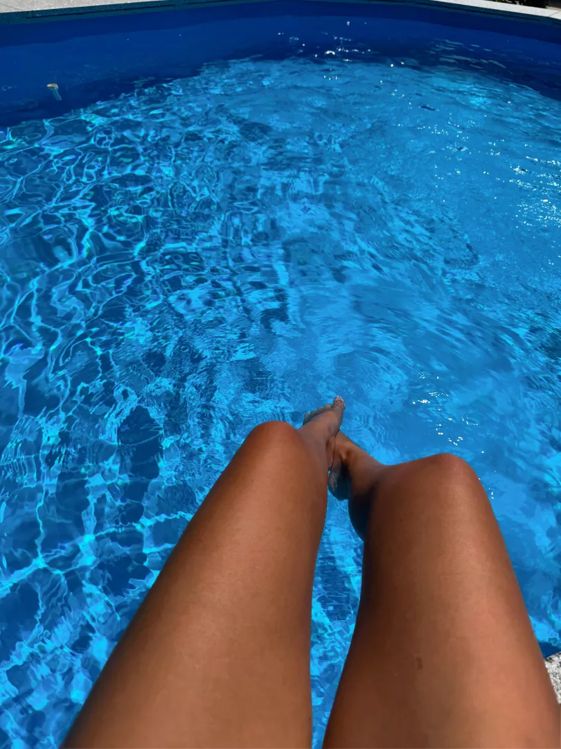 wet feet posted by MaskedSoles