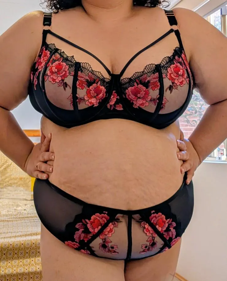 WFH shenanigans posted by carouselatsunset