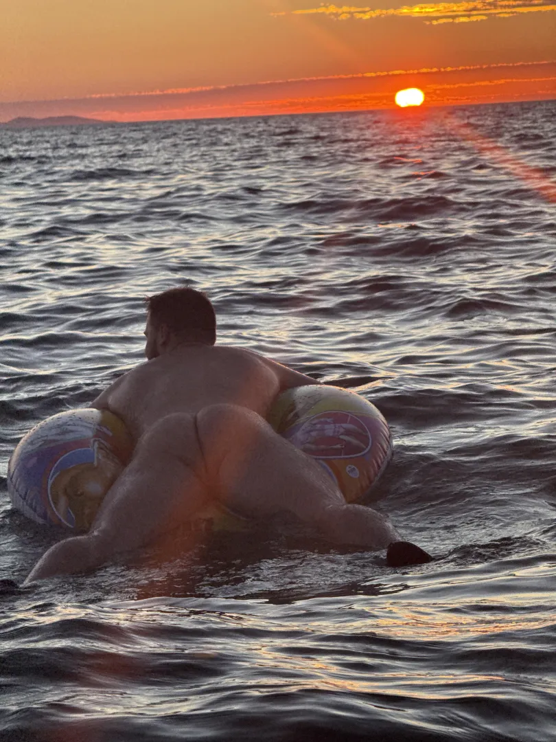 What a sunset posted by davseg3