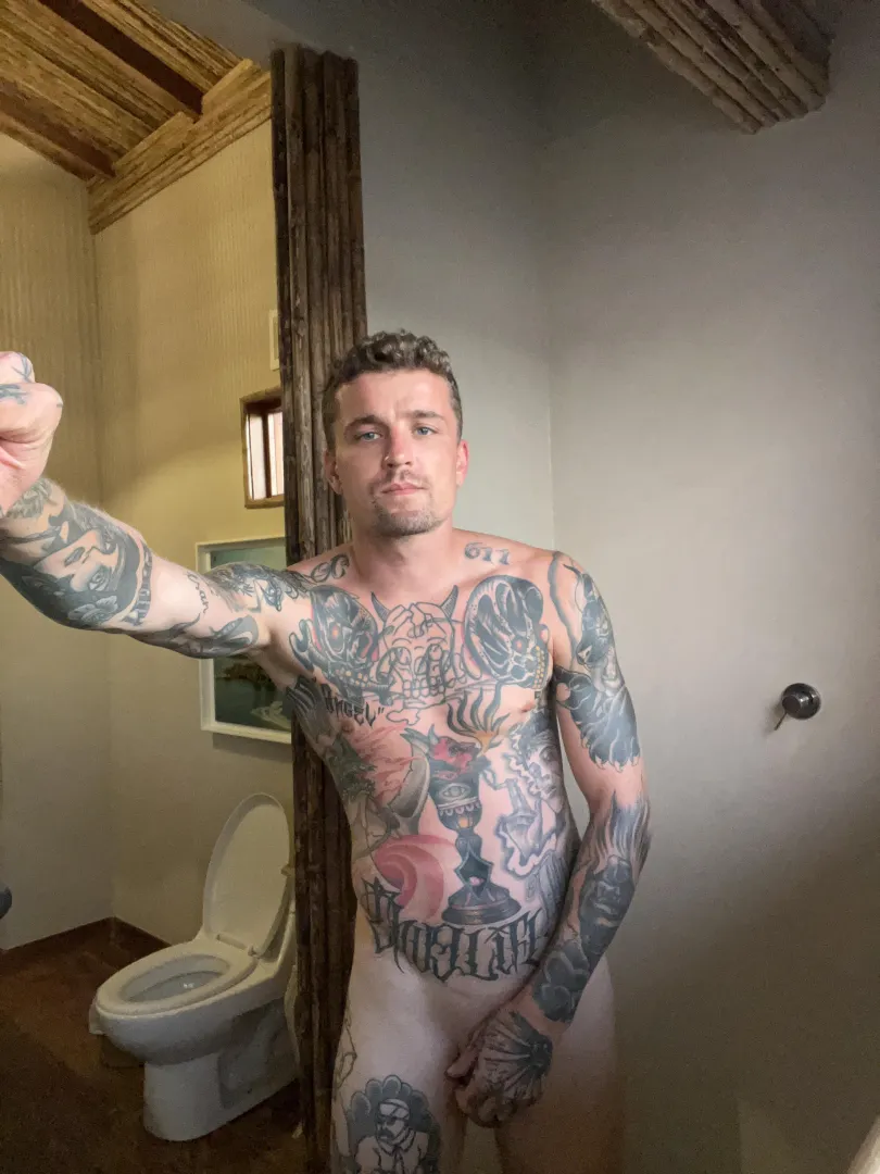 What are you looking at?  posted by Luke_Sakura