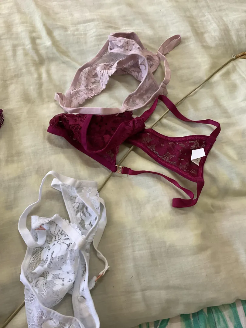 What color you prefer…? I’m wearing black actually posted by sined1707