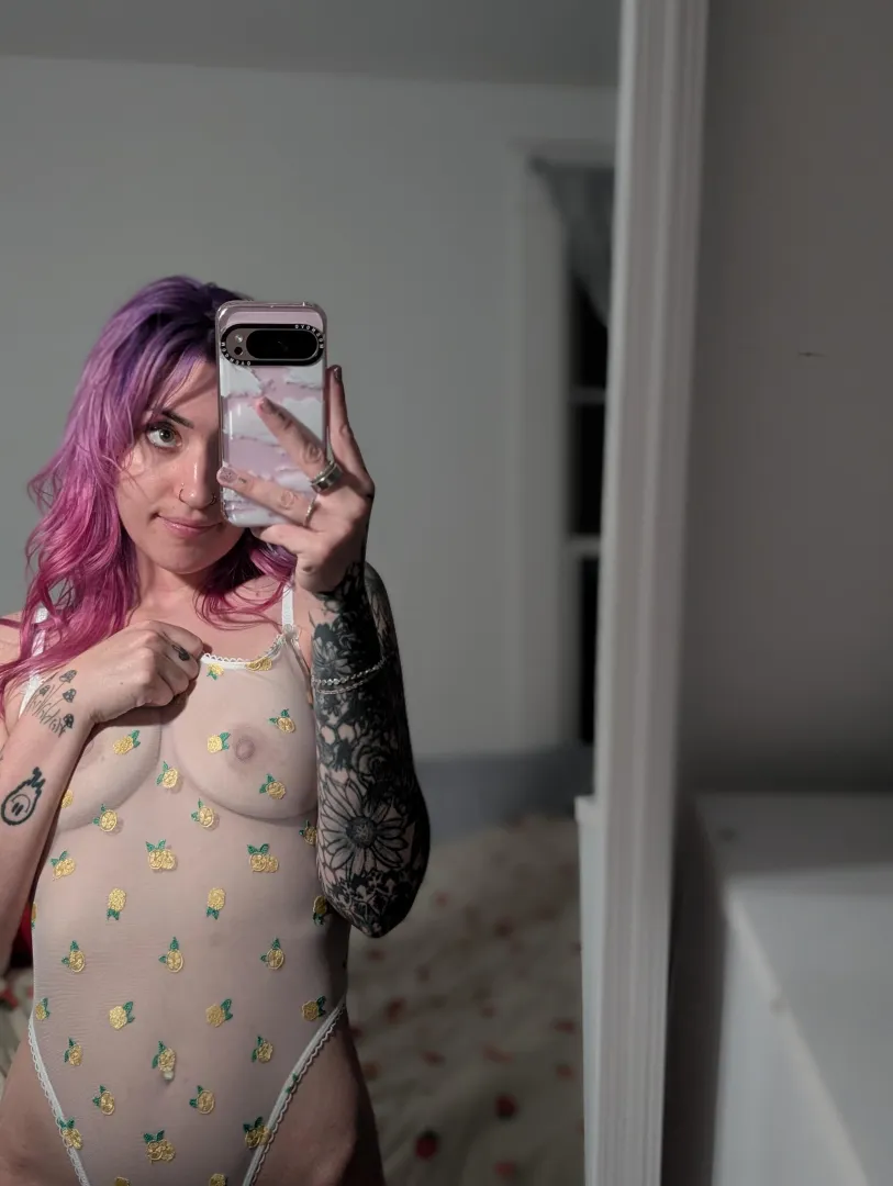 What did you notice first? posted by L_Uh_Sweet