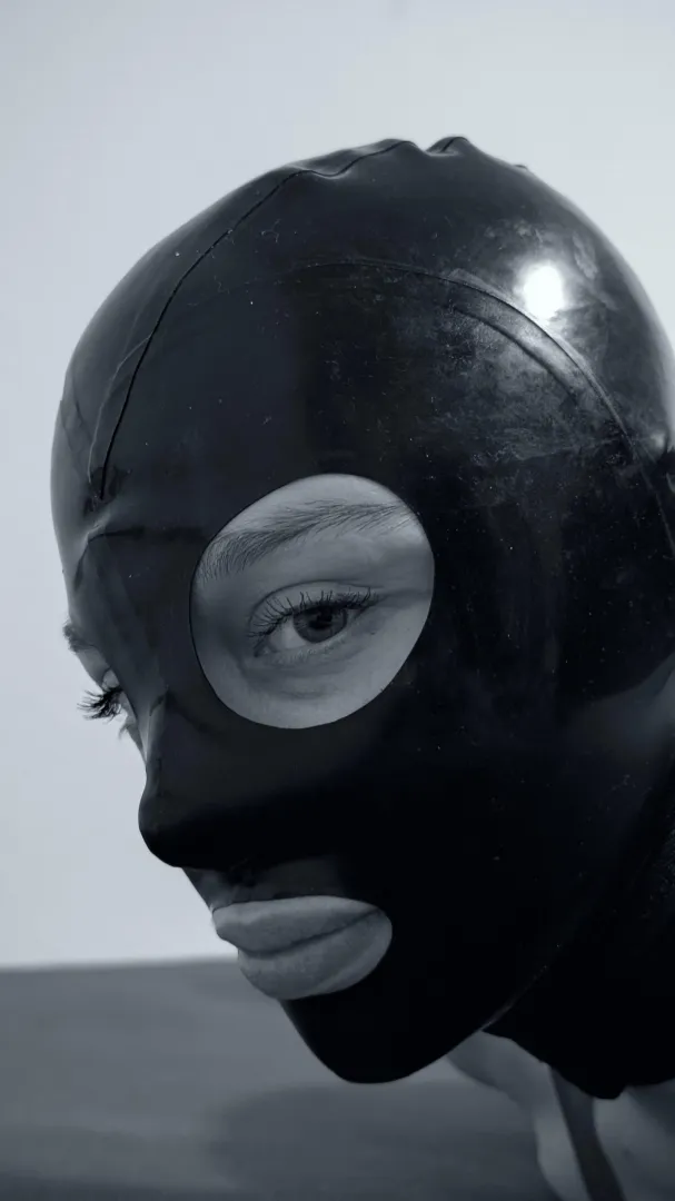 What do these eyes want to say? posted by smokingpet