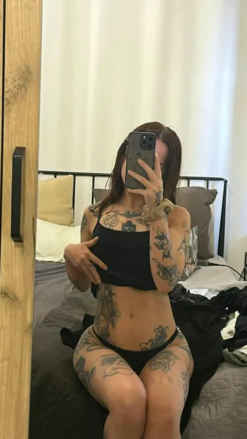 What do you see first? by thaliapole