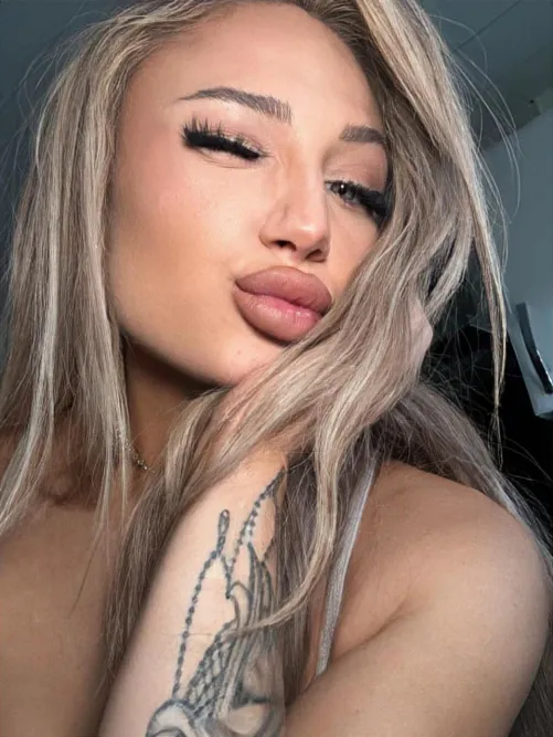 What do you wanna do with my lips? by poppyprinces