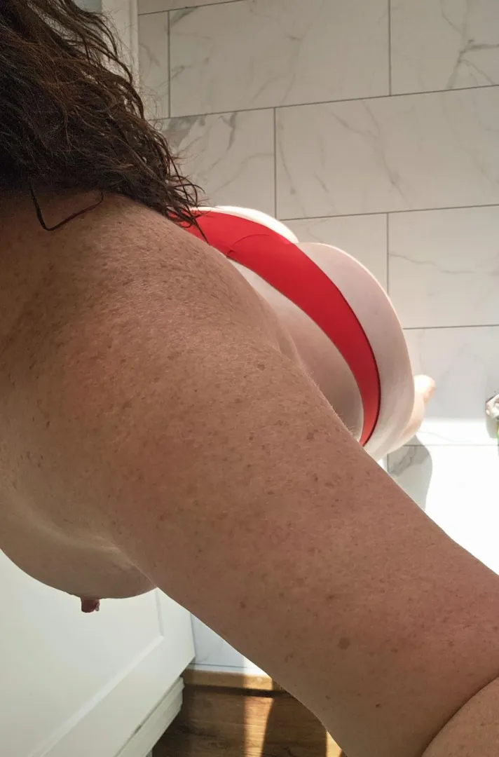 What does sex and snow have in common? You never know how many inches you're going to get or how long it will last....... posted by plainjanesc