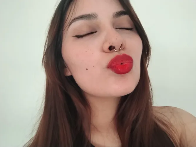 what if i close my eyes? would u dare to kiss me? by suneclipsee