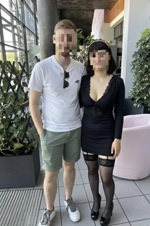 What if you found yourself trapped in my girlfriend's body? A petite French woman, 21 years old and 1.52 meters tall? How would you react? by lucile9202