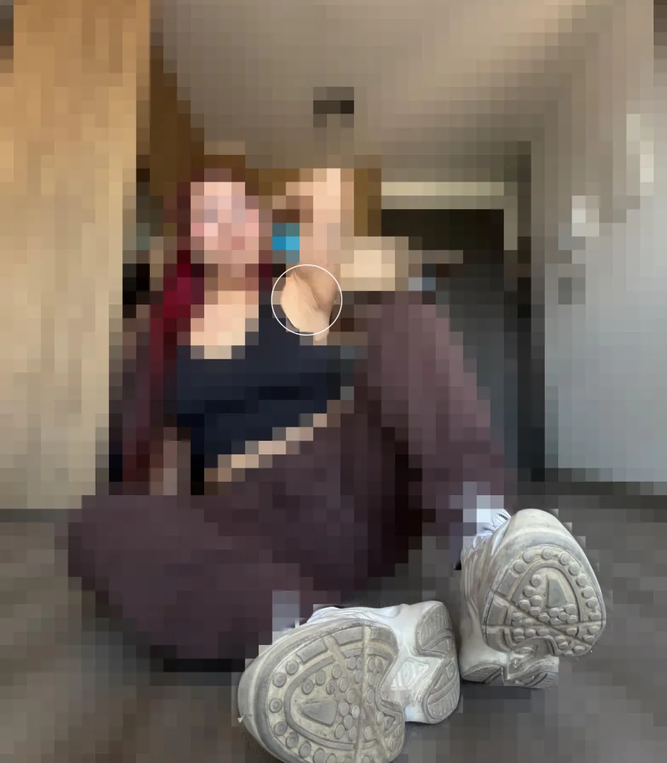 what were u looking at first freaky? my armpits or the soles of my sneakers? posted by princessalyssaa