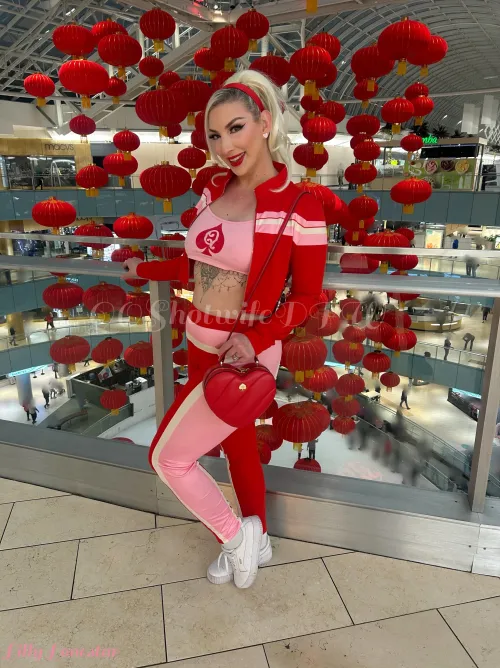 What would you do if you saw a QOS at the mall? by QOShotwifeDFW