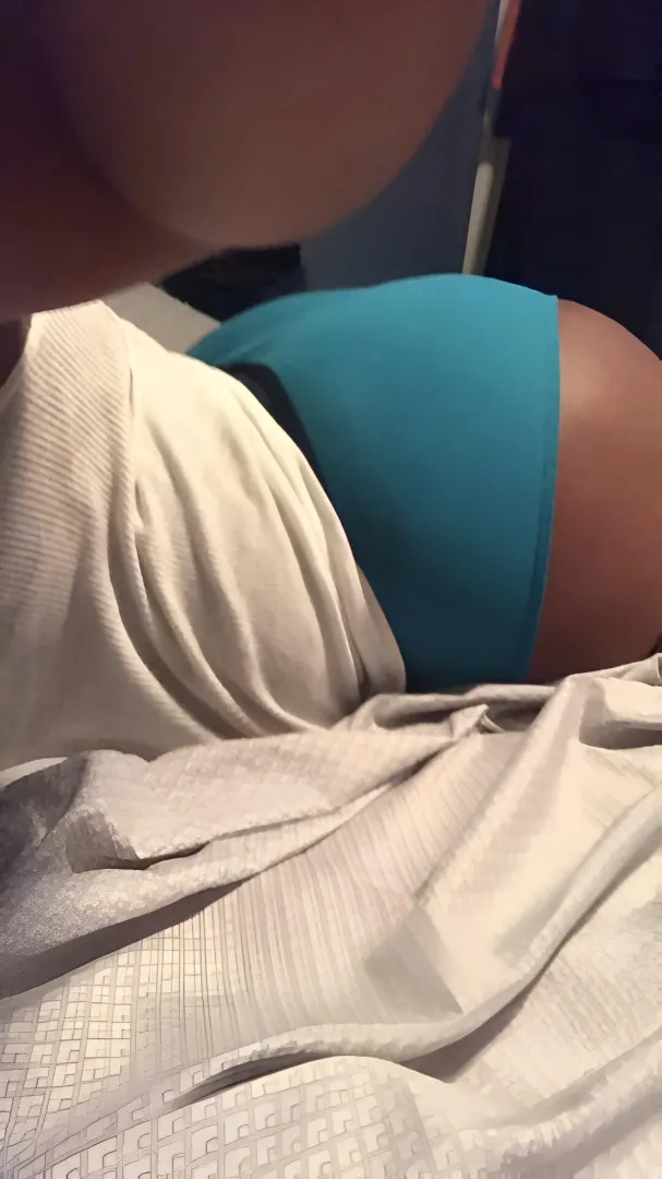 What would you do next if we were roommates and u walked in on me like this? posted by tbh2123