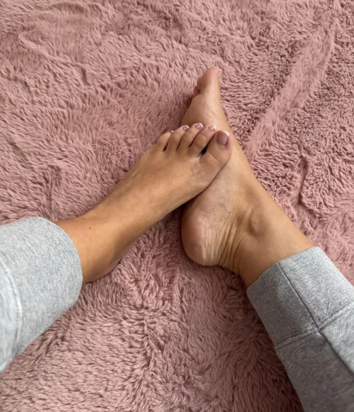 what would you like to do with these feet? by sweetfeetiepie