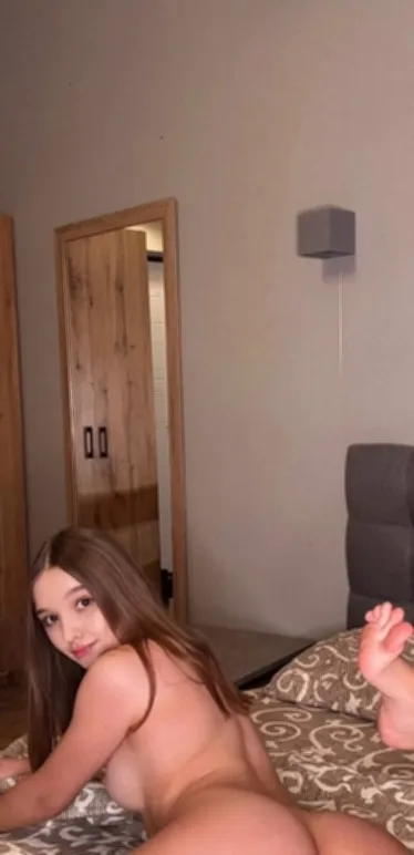 What would you say if we locked eyes? snapchat:madiisonsunny posted by LadySpark_