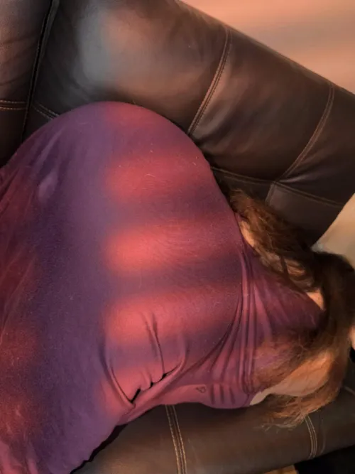 Whatchu doing if you come home and you find your housekeeper like this ? by poppypiez