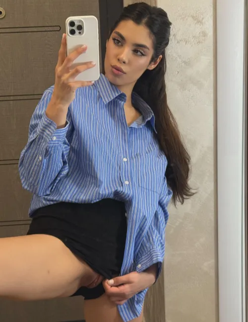 Whatever, I'm kinda into my boss by Lovely__Angell