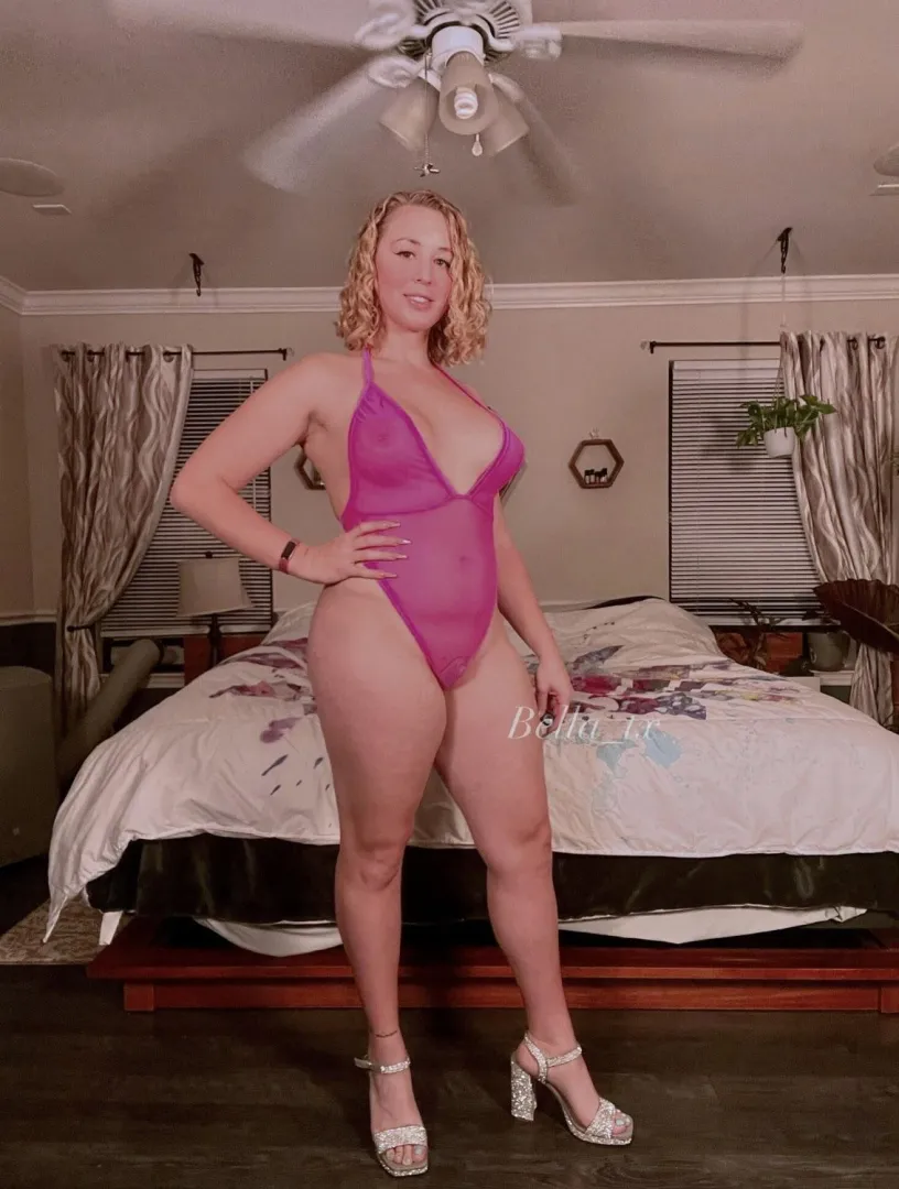 What’re you staring at?  posted by gender_fucked