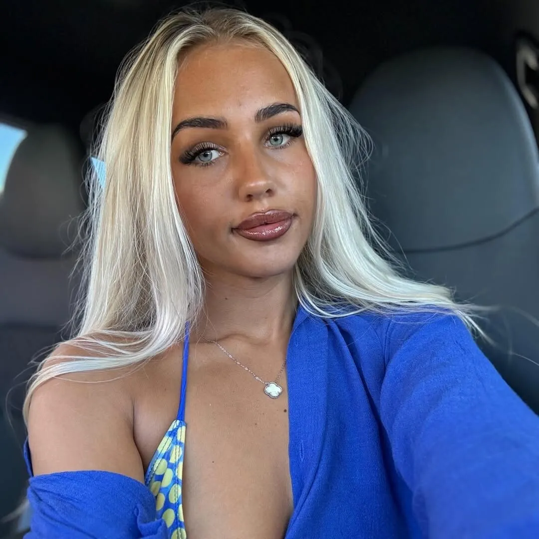 What’s my lips saying? posted by SpoiledSuccubae