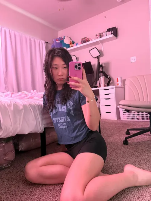 what’s the first word that comes to mind? by DawnMoerXO