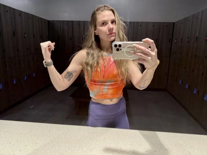 What's the first word that comes to mind if you see me  by SabrinaSwan