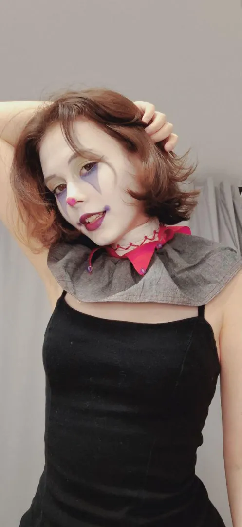 what's the wors part about playing tag with a clown? posted by CtrlShiftUndress