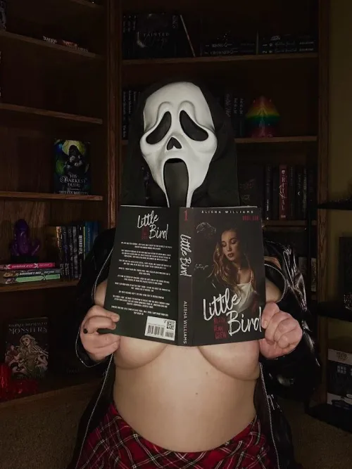 What's your favorite dark romance novel? by kitsuneskingdom